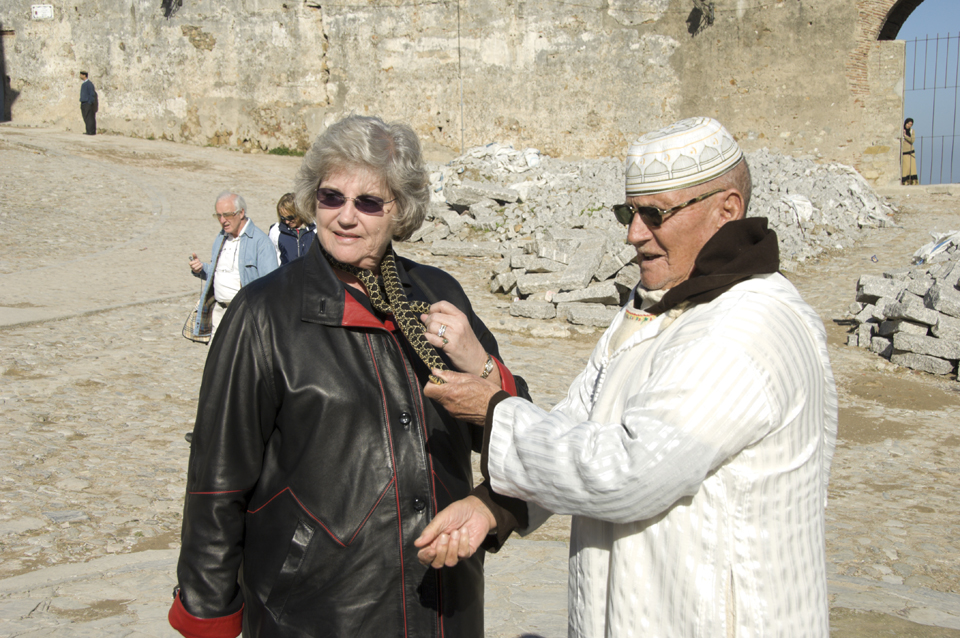 bettywithsnakemorocco7923.jpg